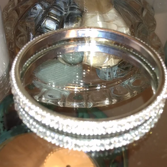 Crystal studded bangle. - Picture 4 of 5